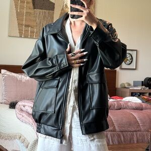 •SOLD• 🥀🖤Stradivarius Leather Bomber Jacket